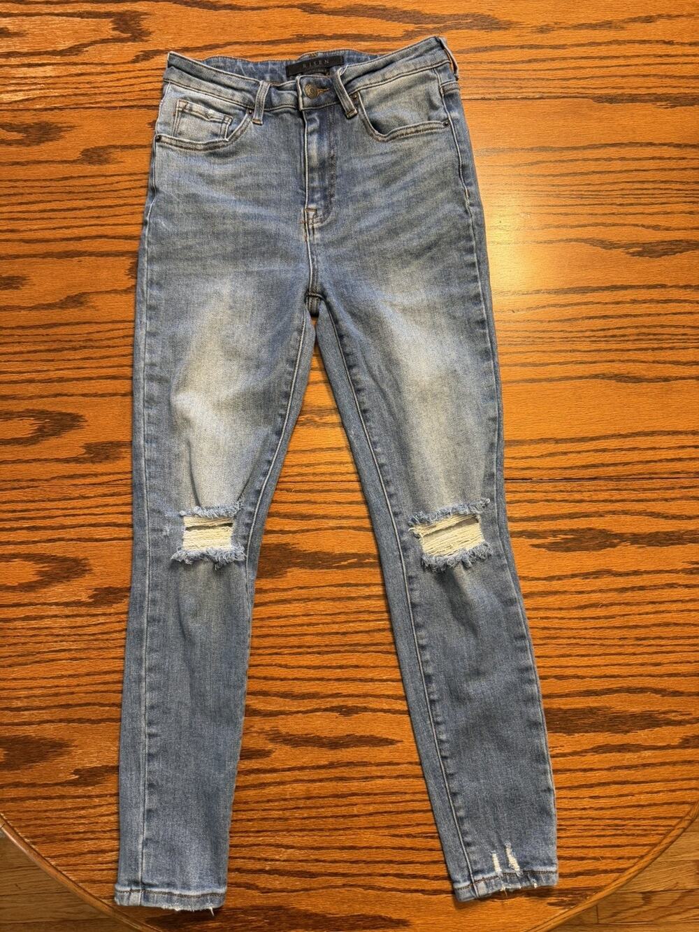 Risen Jeans Skinny Womens size 27/5 RDP1209 Blue Distressed EUC high rise.